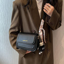 Veneza Classic | Bolsa de Ombro Clássica com Lenço Agradável