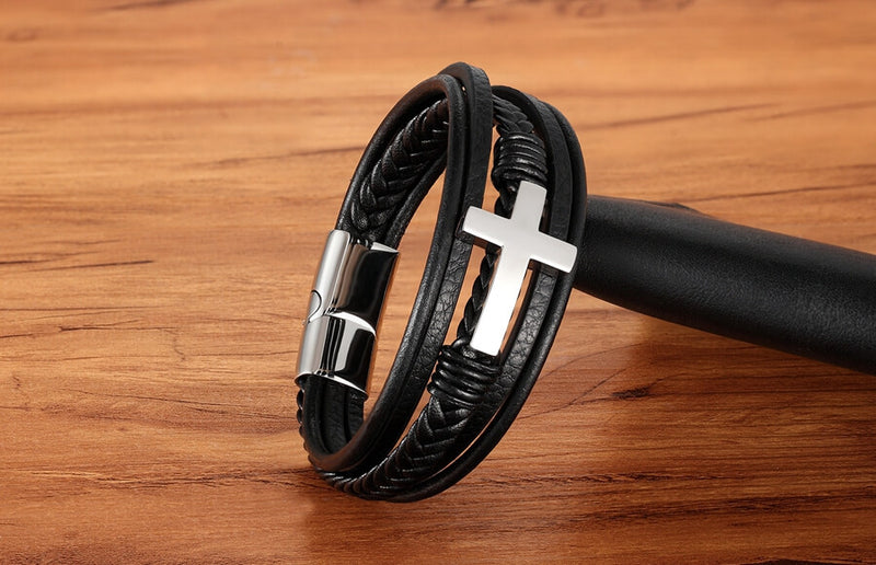 Pulseira Sentinela | Cruz de Aço & Couro Multicamadas