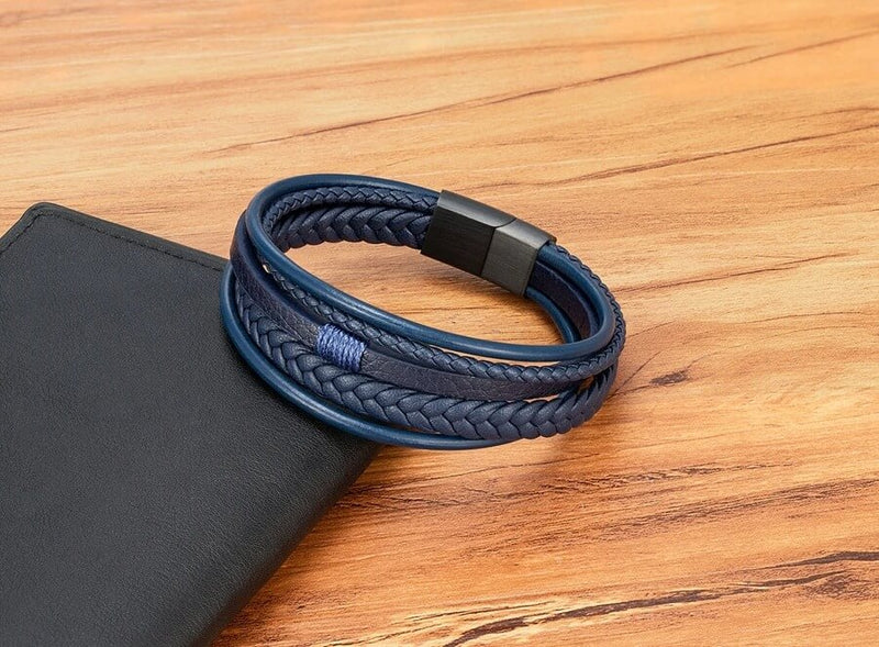 Pulseira Brave Wolf | Couro Multicamadas & Design Rústico