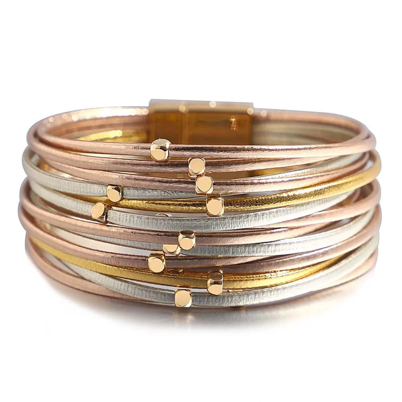 Pulseira Fios Nobres | Tiras de Couro & Contas Douradas