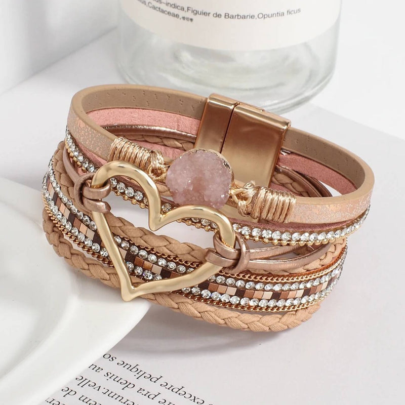 Pulseira Lumina Love | Couro Multicamadas & Coração Dourado
