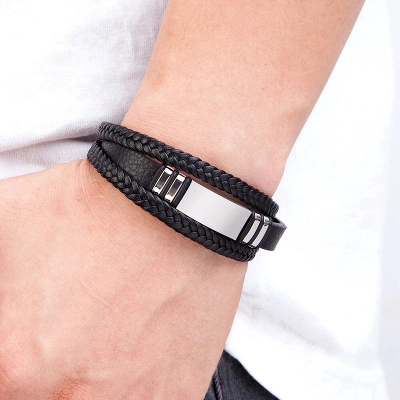 Pulseira Centurion | Couro Triplo & Barra de Aço
