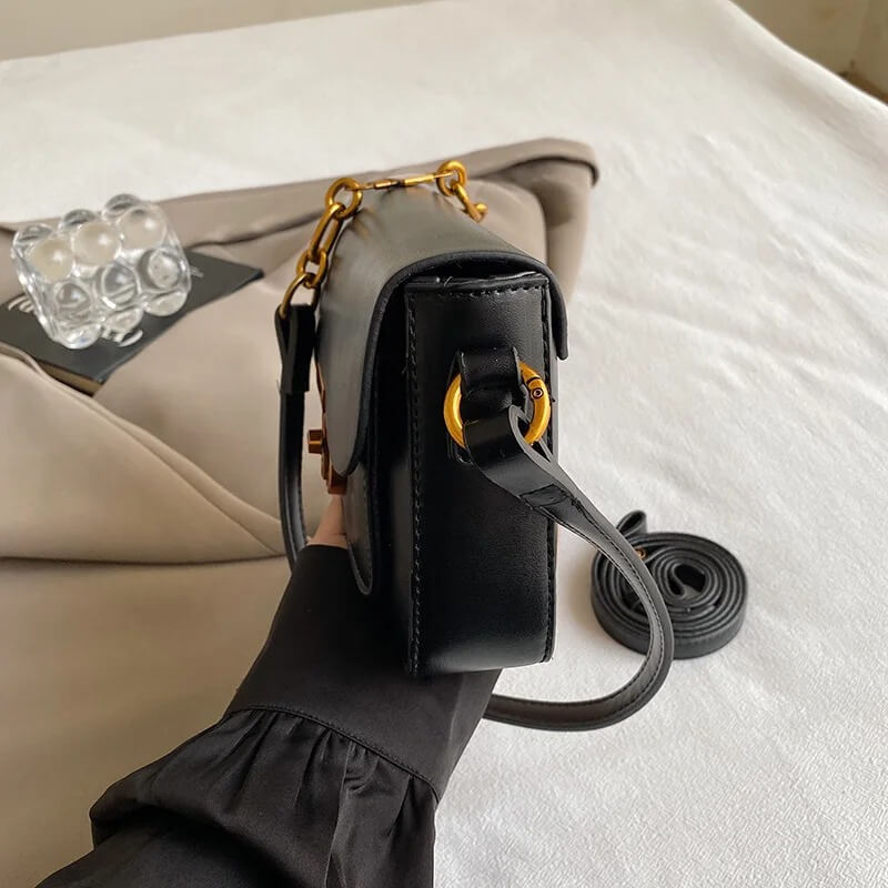 Manhattan Style | Bolsa Crossbody com Requintes Dourados