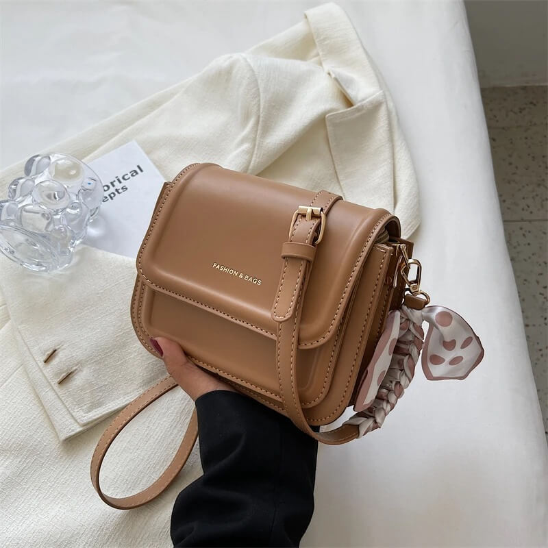 Veneza Classic | Bolsa de Ombro Clássica com Lenço Agradável
